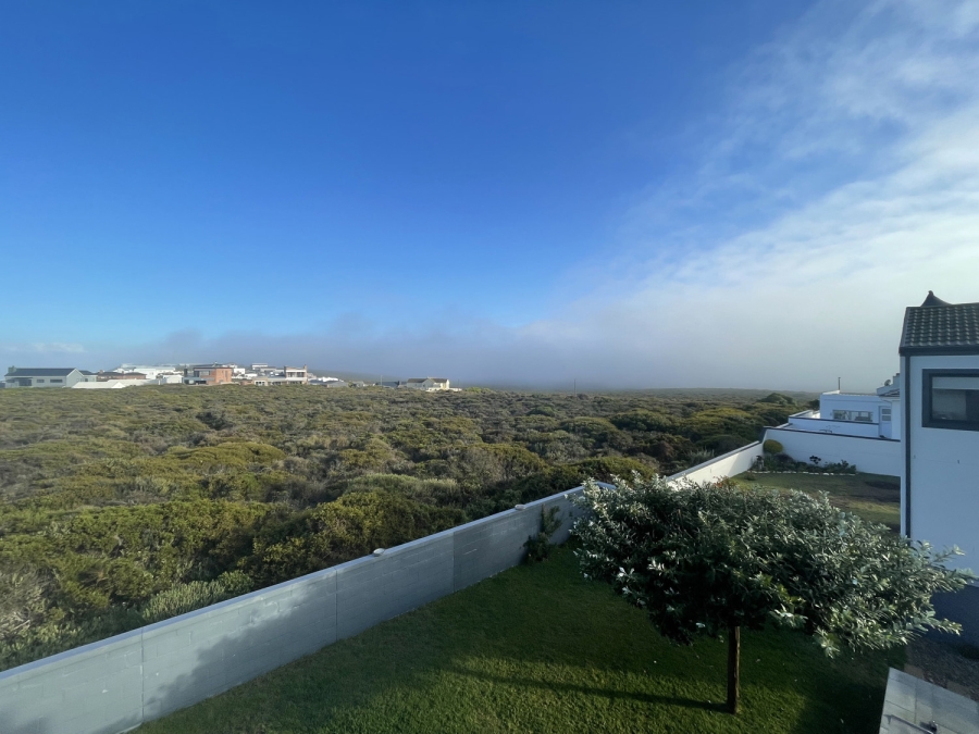4 Bedroom Property for Sale in Pearl Bay Western Cape